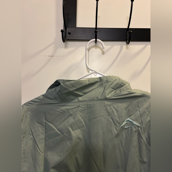 NWT Nike Women’s Repel Trail Running Vest in Mica Mint Green - Picture 11 of 14